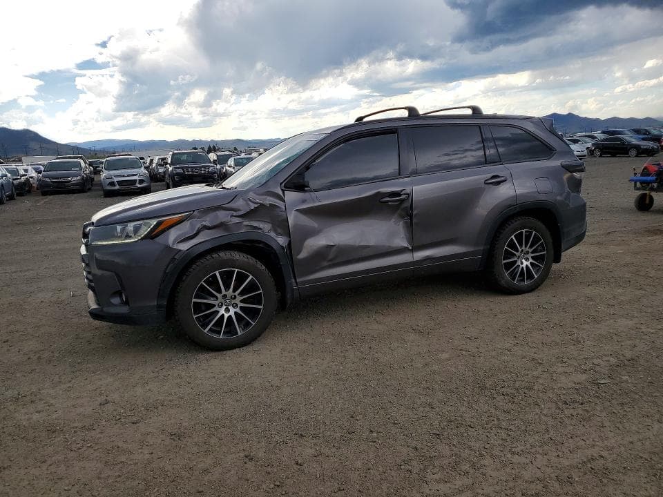 2018 TOYOTA HIGHLANDER SE - 1