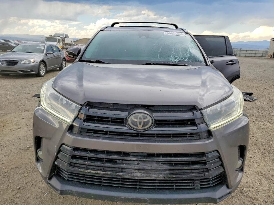 2018 TOYOTA HIGHLANDER SE 5