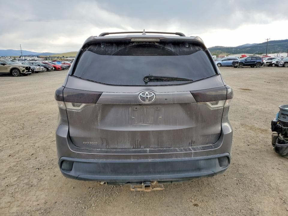 2018 TOYOTA HIGHLANDER SE 6