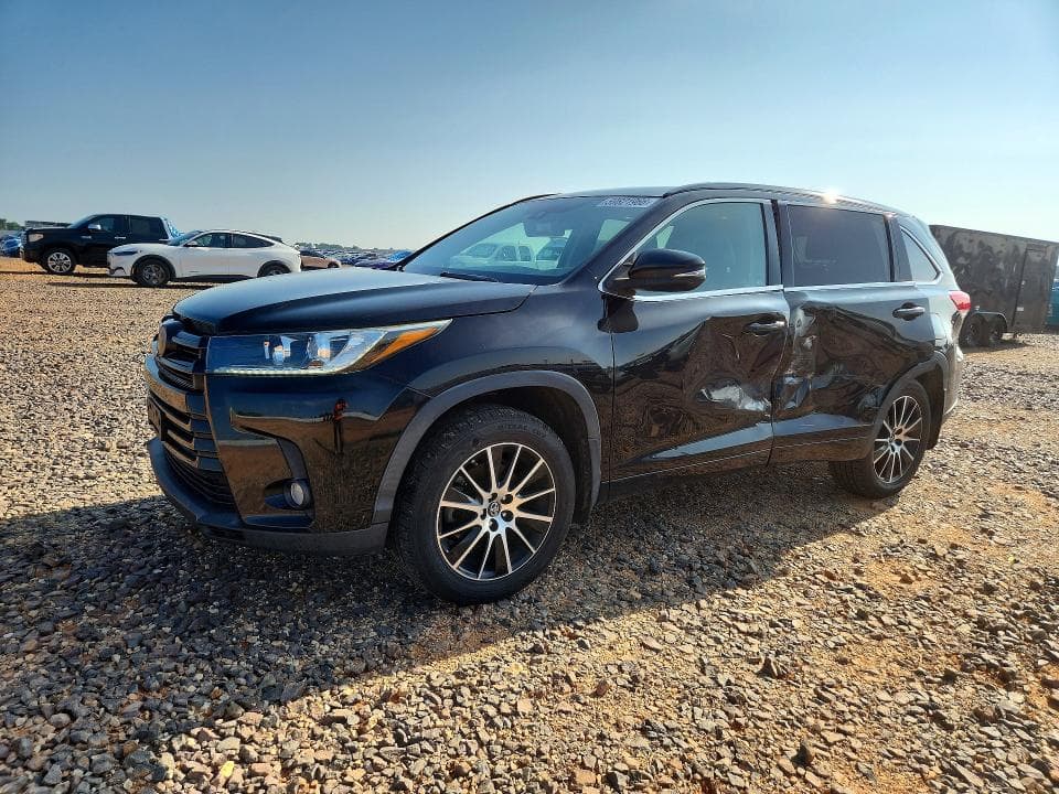 2017 TOYOTA HIGHLANDER SE - 1