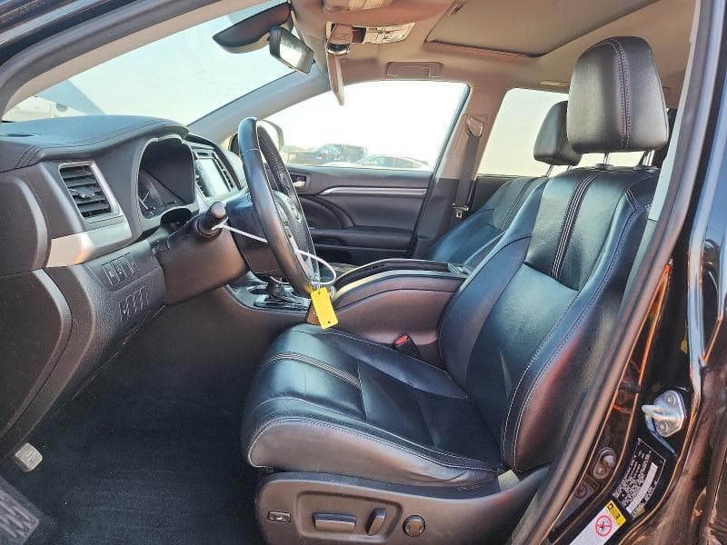 2017 TOYOTA HIGHLANDER SE 7