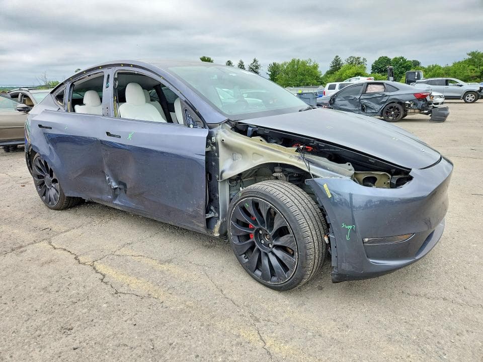 2022 TESLA MODEL Y 4