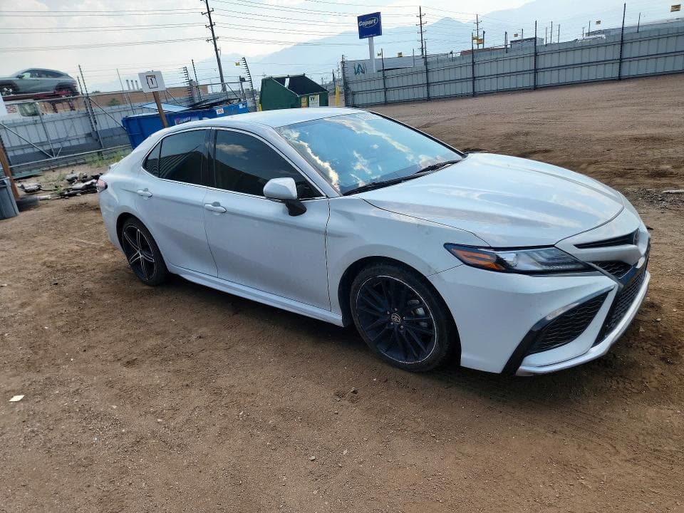 2023 TOYOTA CAMRY XSE 4