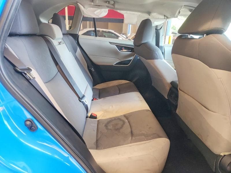 2020 TOYOTA RAV4 XLE 11