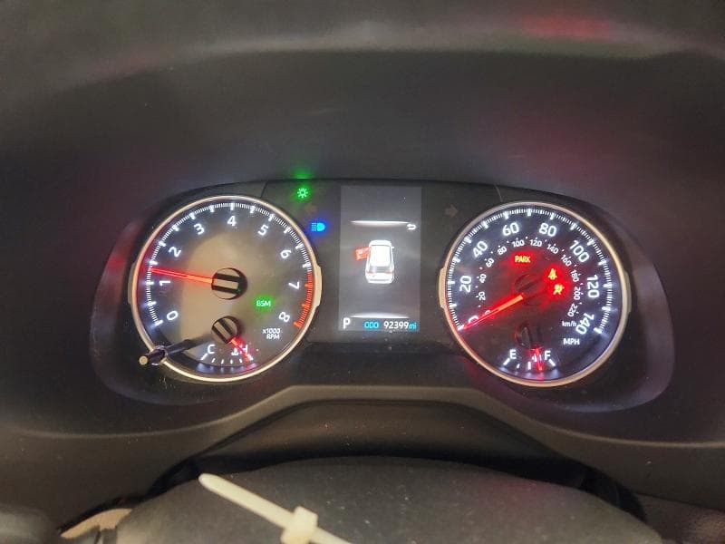 2020 TOYOTA RAV4 XLE 9