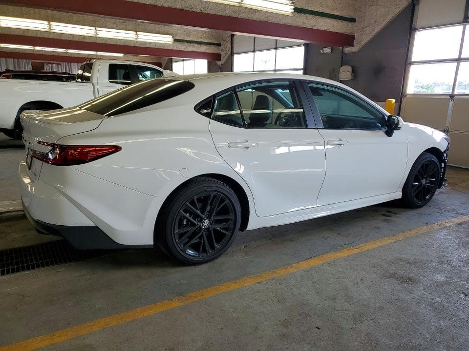 2025 TOYOTA CAMRY SE 3