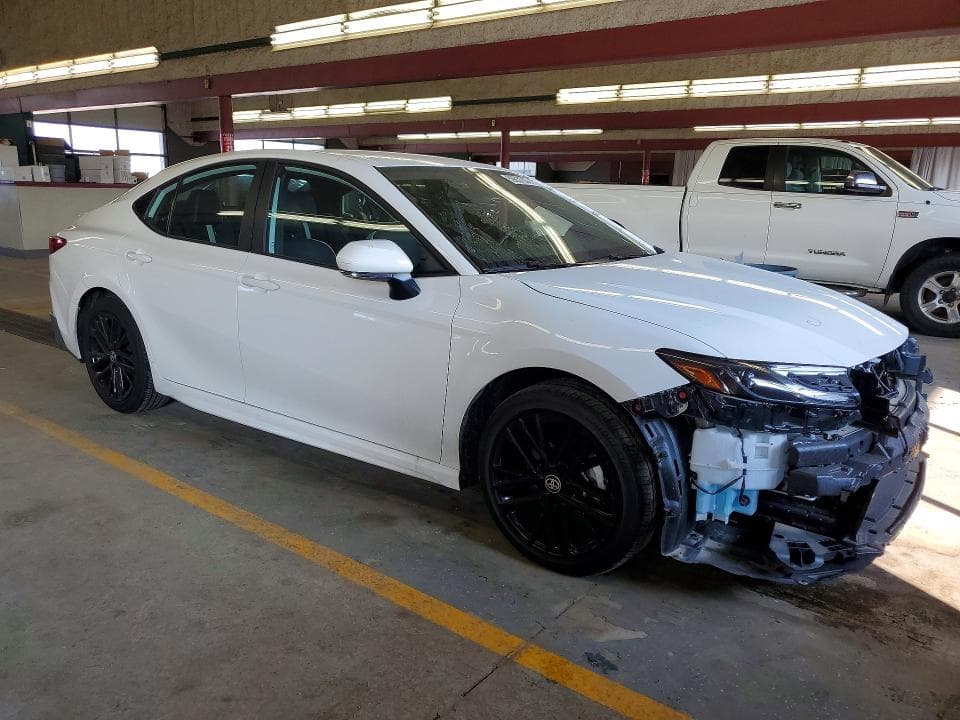 2025 TOYOTA CAMRY SE 4