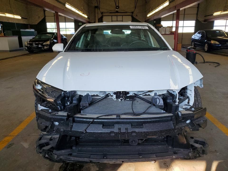 2025 TOYOTA CAMRY SE 5