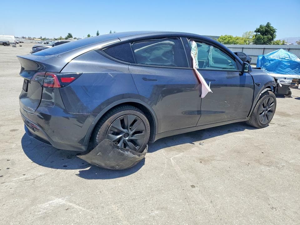 2025 TESLA MODEL Y 3