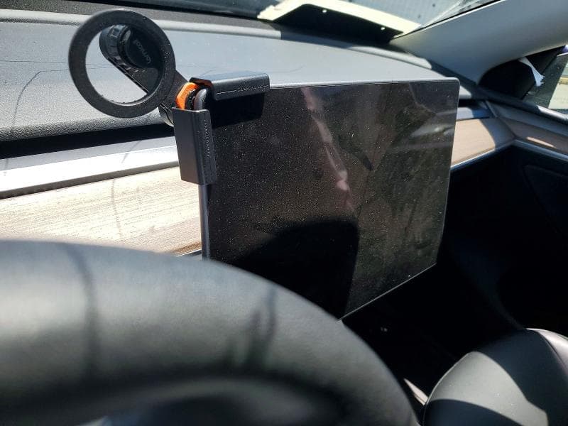 2025 TESLA MODEL Y 9