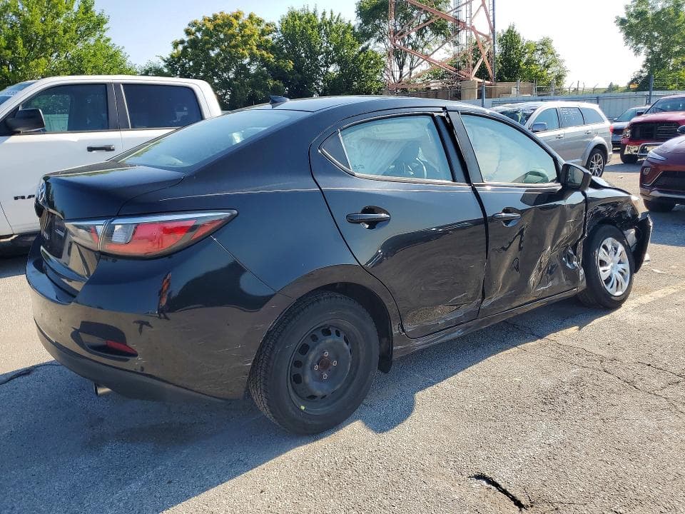 2020 TOYOTA YARIS L 3
