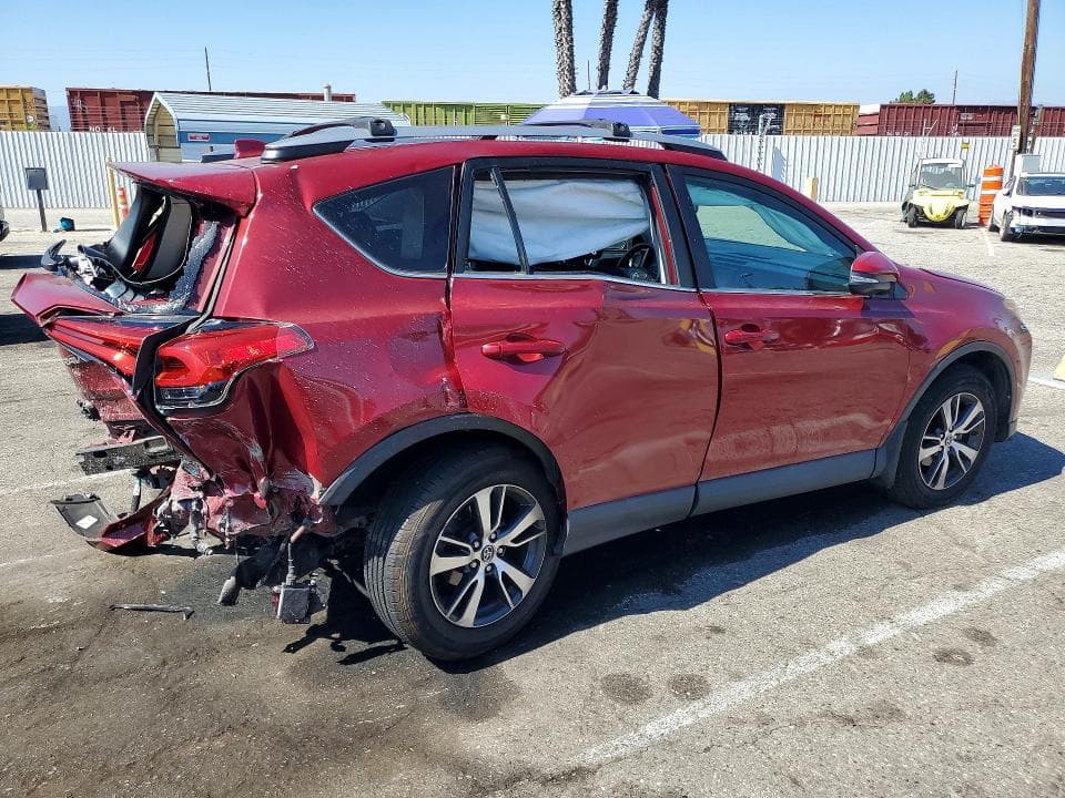 2018 TOYOTA RAV4 XLE 3