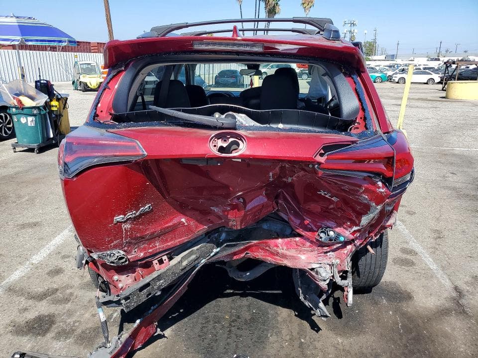 2018 TOYOTA RAV4 XLE 6