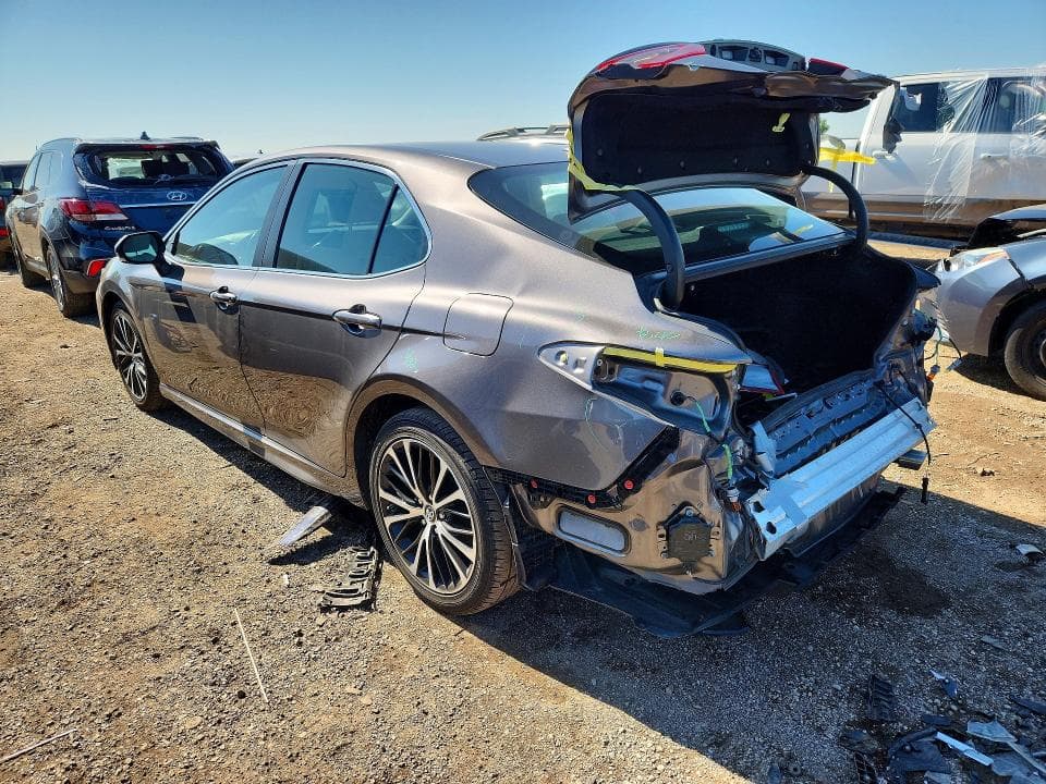 2019 TOYOTA CAMRY SE SE 2