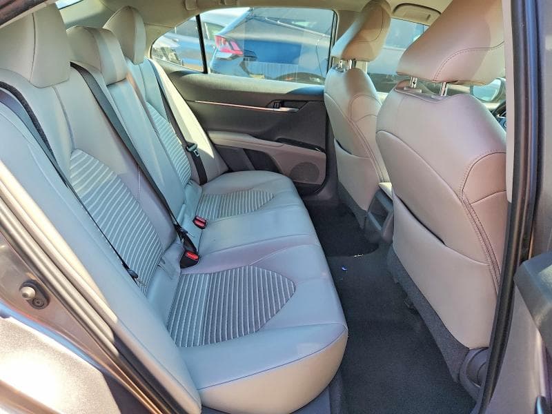 2019 TOYOTA CAMRY SE SE 10