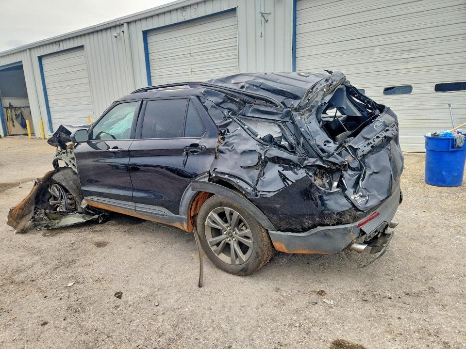 2021 FORD EXPLORER XLT 2