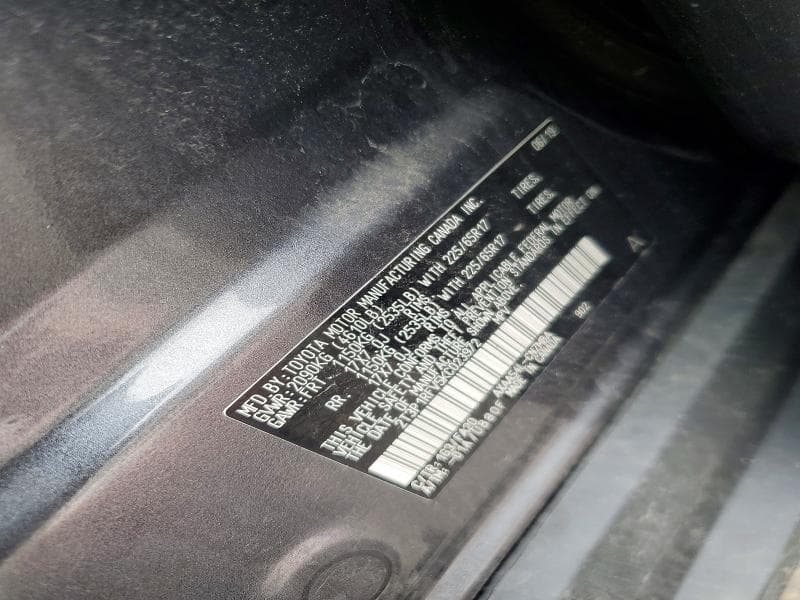 2019 TOYOTA RAV4 XLE 14