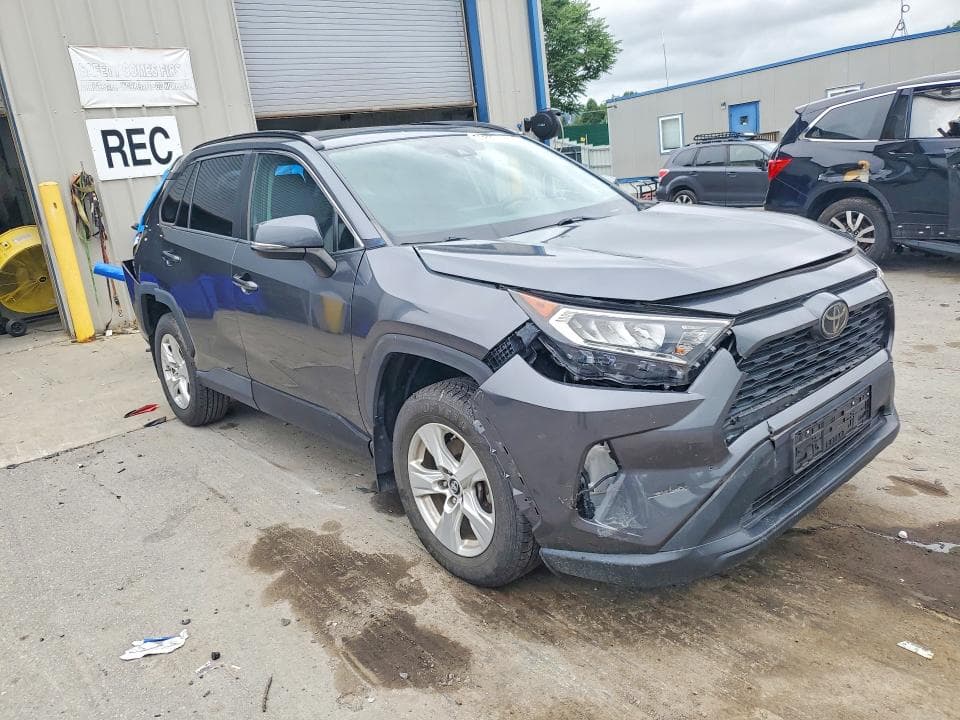 2019 TOYOTA RAV4 XLE 4