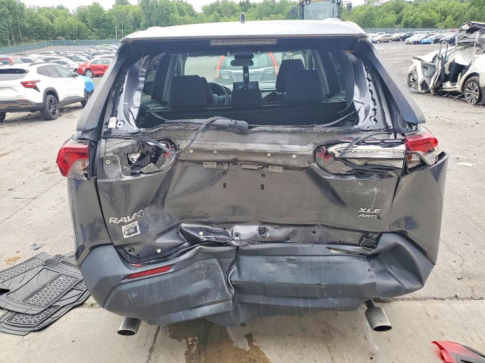 2019 TOYOTA RAV4 XLE 6