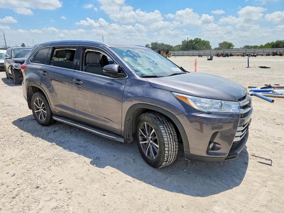 2018 TOYOTA HIGHLANDER XLE XLE 4
