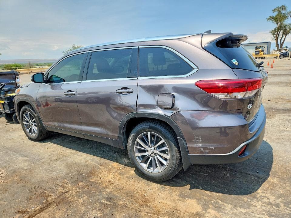 2019 TOYOTA HIGHLANDER XLE 2