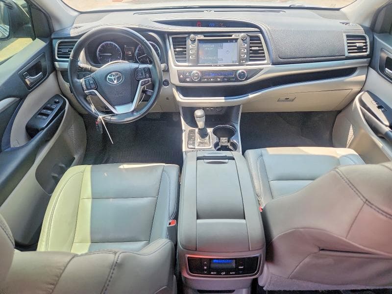 2019 TOYOTA HIGHLANDER XLE 8
