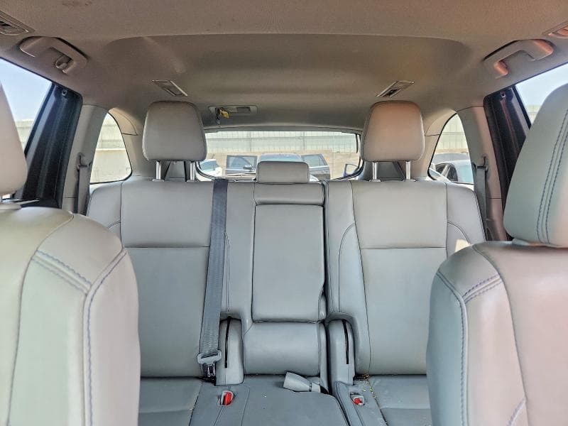 2019 TOYOTA HIGHLANDER XLE 10