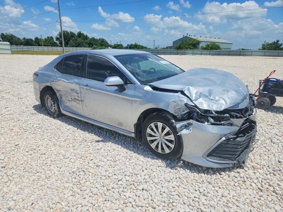 2023 TOYOTA CAMRY LE 4