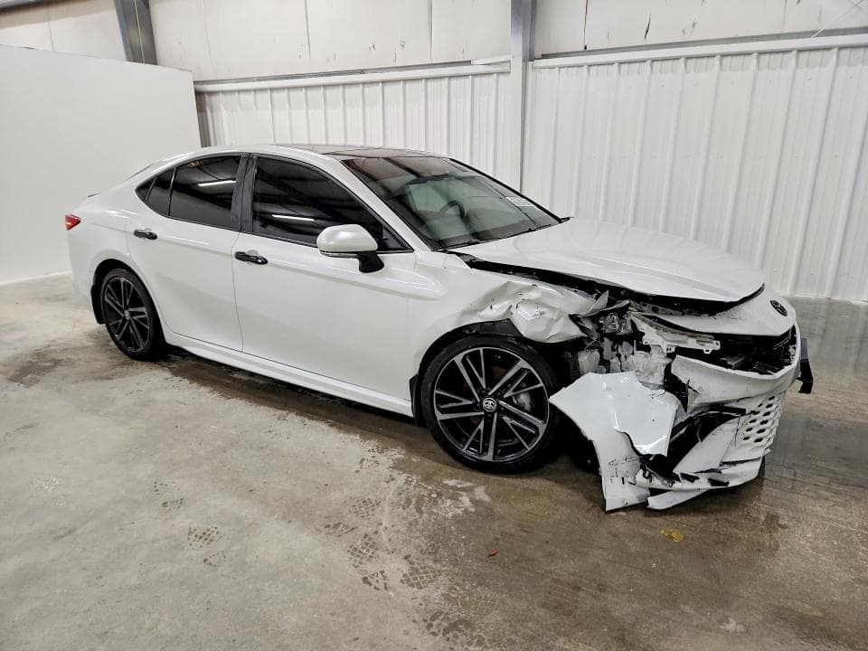 2025 TOYOTA CAMRY XSE 4