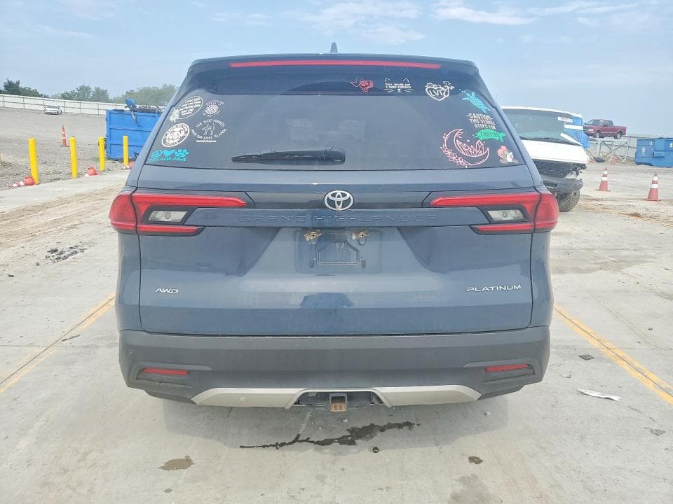 2024 TOYOTA GRAND HIGHLANDER PLATINUM 6