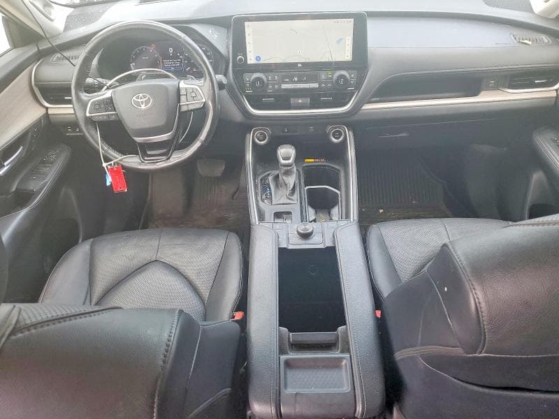 2024 TOYOTA GRAND HIGHLANDER PLATINUM 8