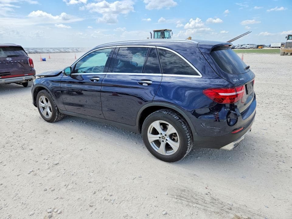 2018 MERCEDES-BENZ GLC 300 4MATIC 2