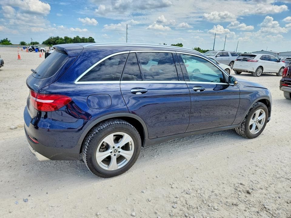 2018 MERCEDES-BENZ GLC 300 4MATIC 3