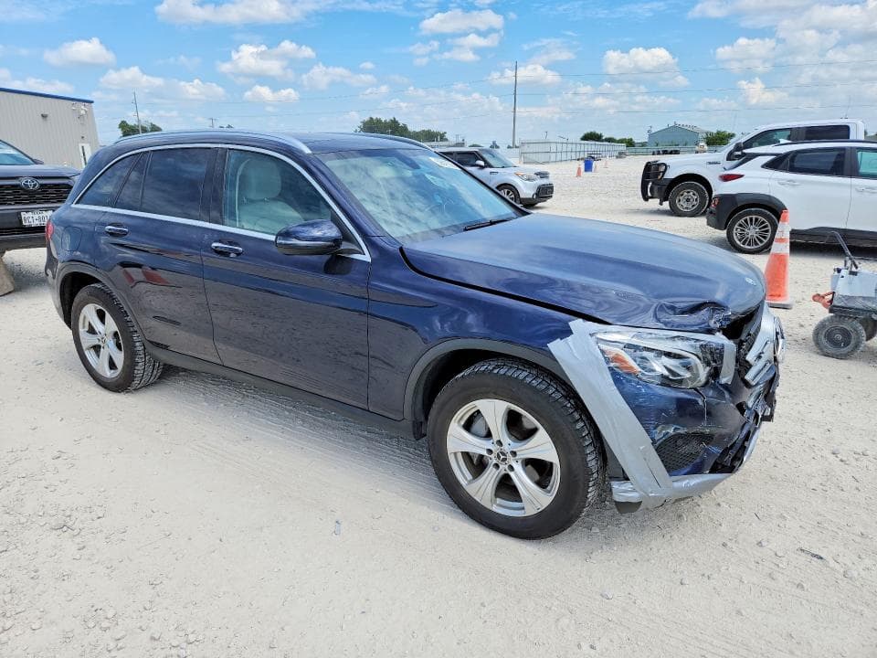 2018 MERCEDES-BENZ GLC 300 4MATIC 4