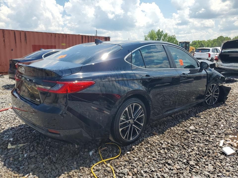 2025 TOYOTA CAMRY XLE XLE 3
