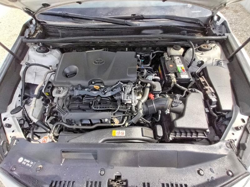 2020 TOYOTA CAMRY SE 11