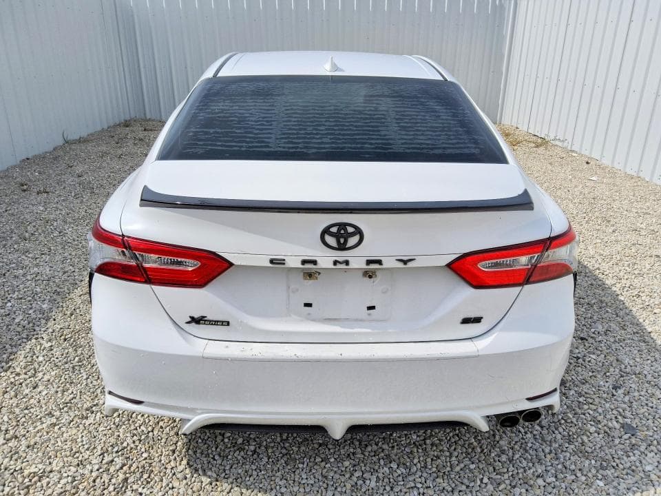 2020 TOYOTA CAMRY SE 6