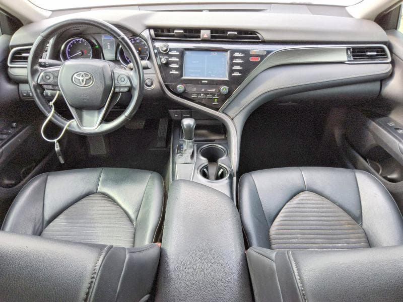 2020 TOYOTA CAMRY SE 8