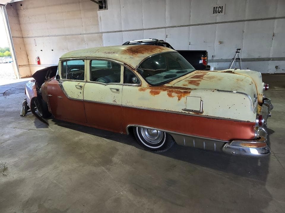 1955 PONTIAC STARCHIEF 2