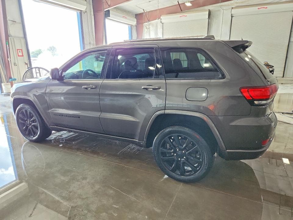 2019 JEEP GRAND CHEROKEE LAREDO 2