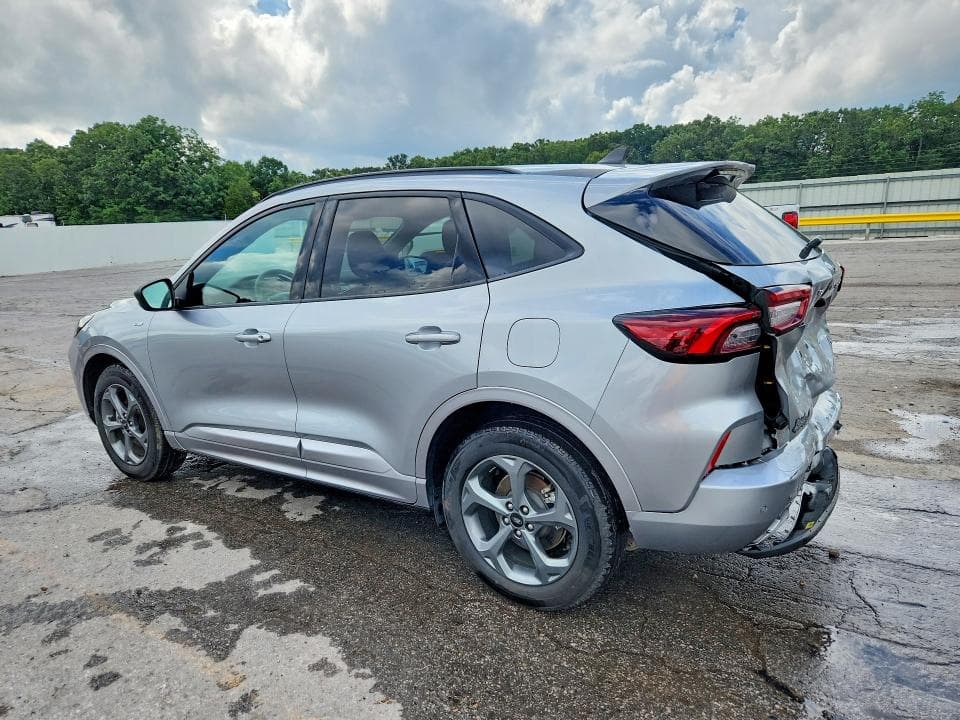 2023 FORD ESCAPE ST LINE 2