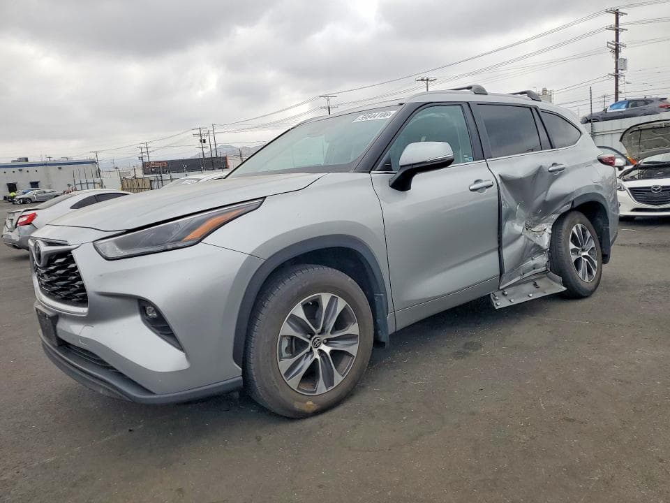 2024 TOYOTA HIGHLANDER XLE - 1