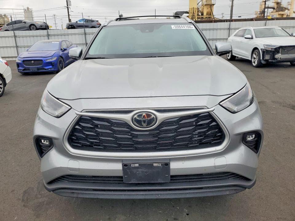 2024 TOYOTA HIGHLANDER XLE 5