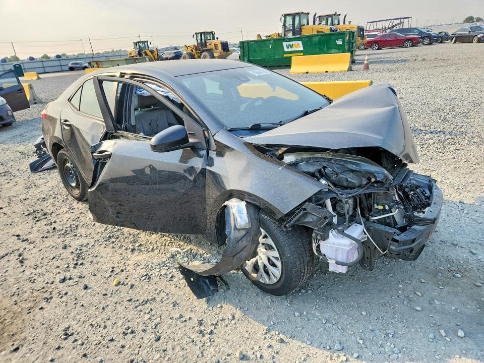2018 TOYOTA COROLLA LE 4