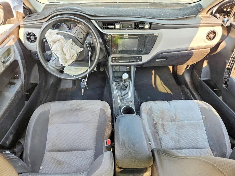 2018 TOYOTA COROLLA LE 8