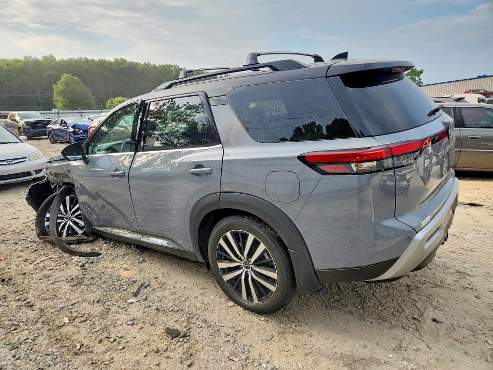 2025 NISSAN PATHFINDER PLATINUM 2
