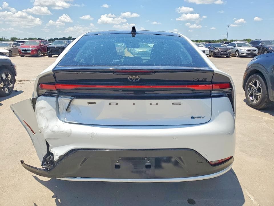 2025 TOYOTA PRIUS XLE 6