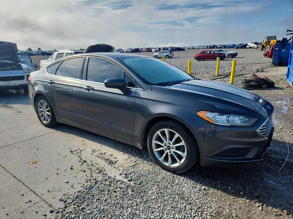 2017 FORD FUSION SE 4