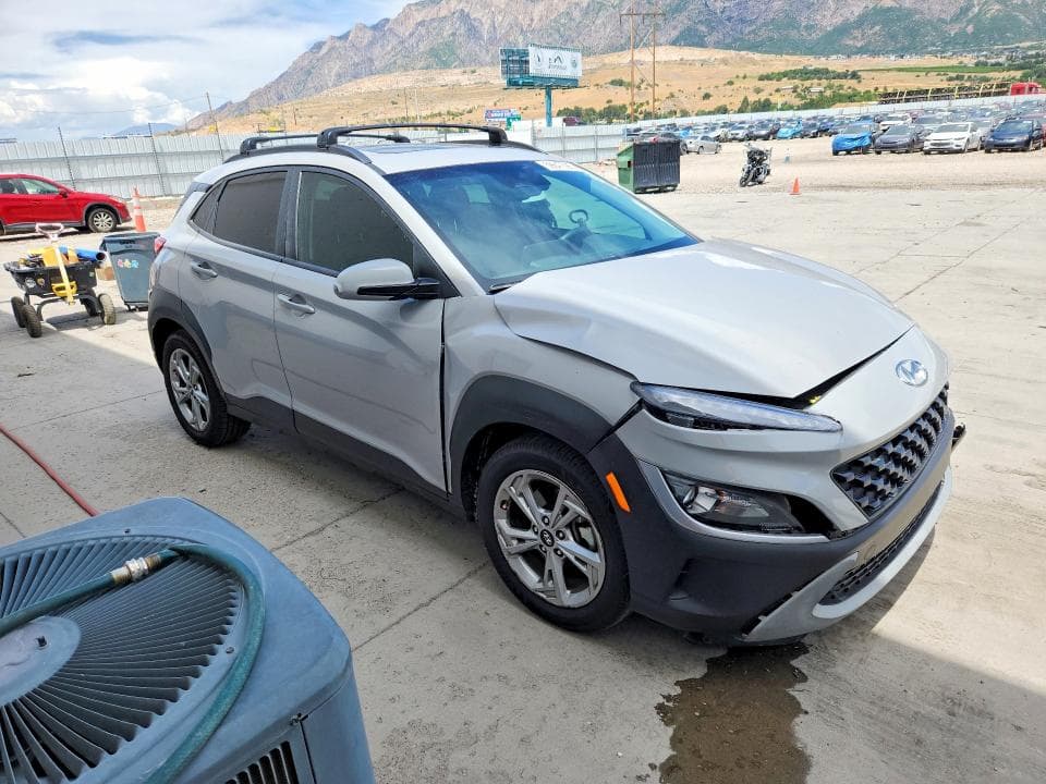 2023 HYUNDAI KONA SEL 4