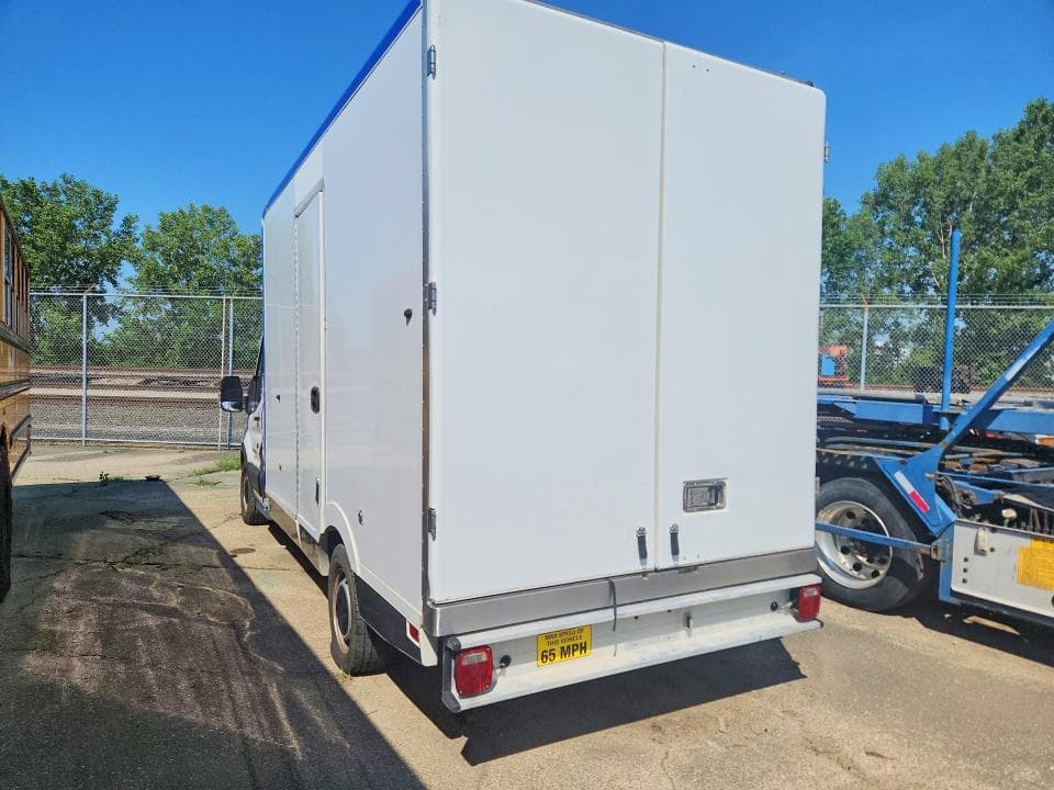 2020 FORD TRANSIT DELIVERY TRUCK 2